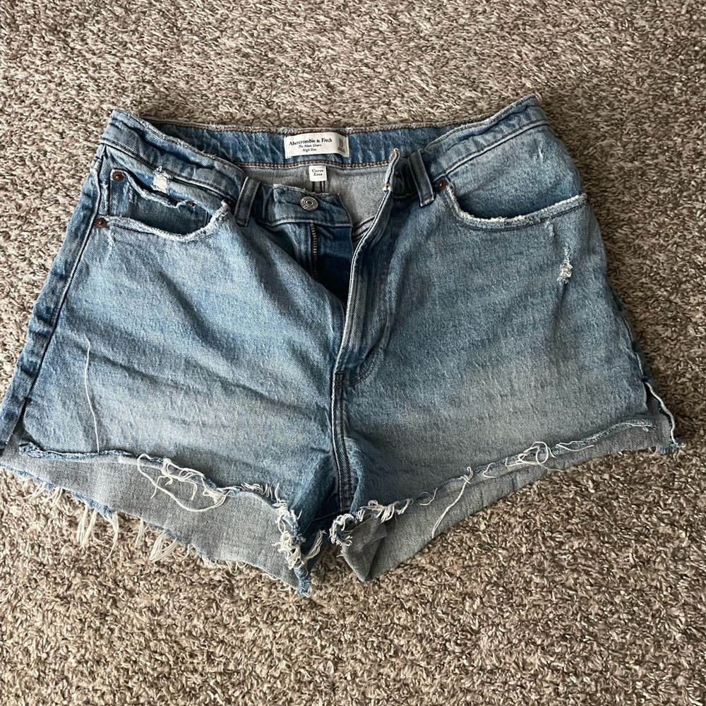 Abercrombie & Fitch The Mom Short High Rise Curve Love